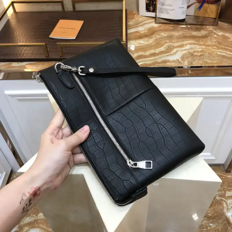 LV Bags 2111YZ0003