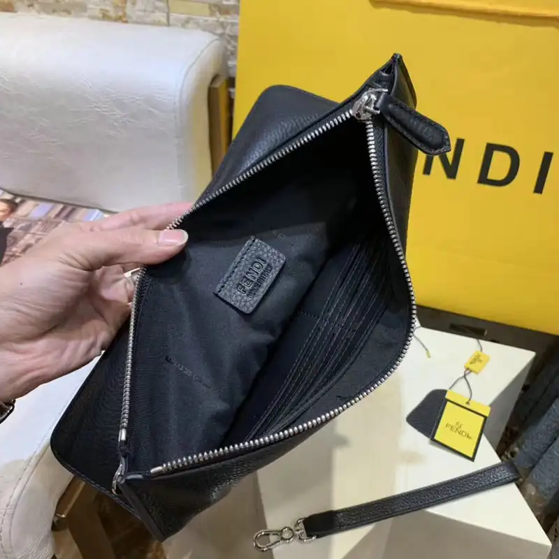 Fendi Bags 2111YZ0005