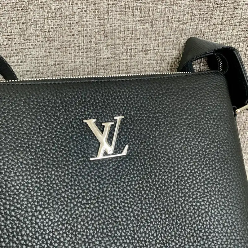 LV Bags 2111YZ0076