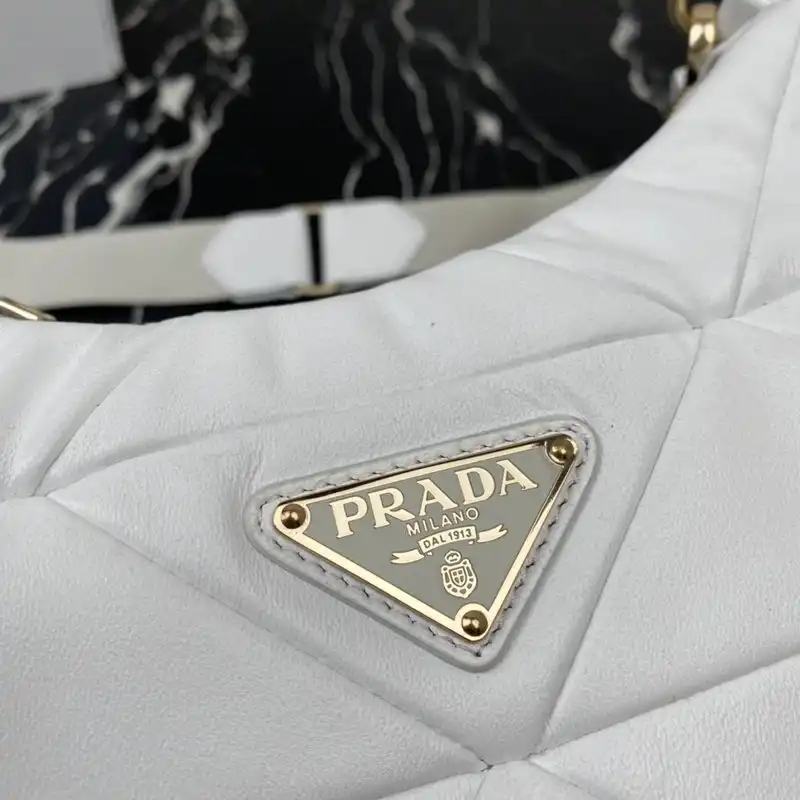 Prada Bag 2112DJ0021