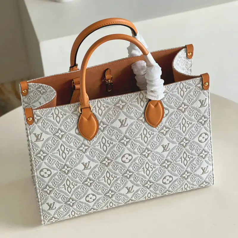 LV Bag 2112FY0015