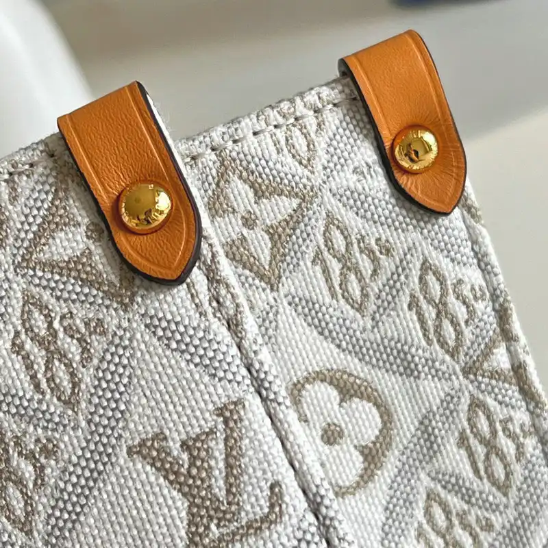 LV Bag 2112FY0015