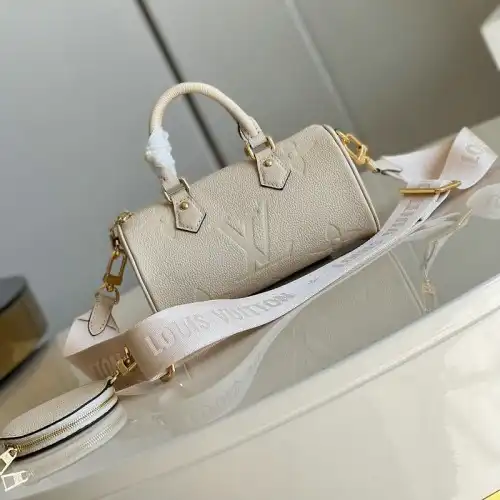 LV Bag 2112FY0017