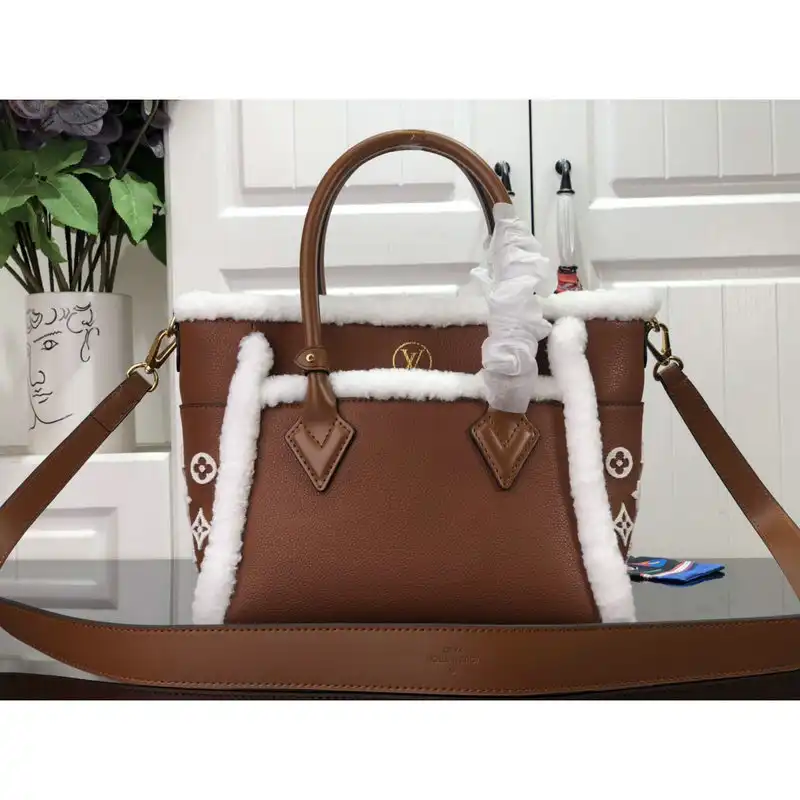 LV Bag 2112FY0022