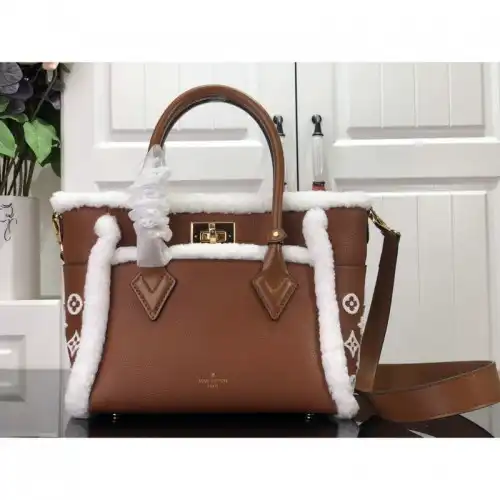 LV Bag 2112FY0022