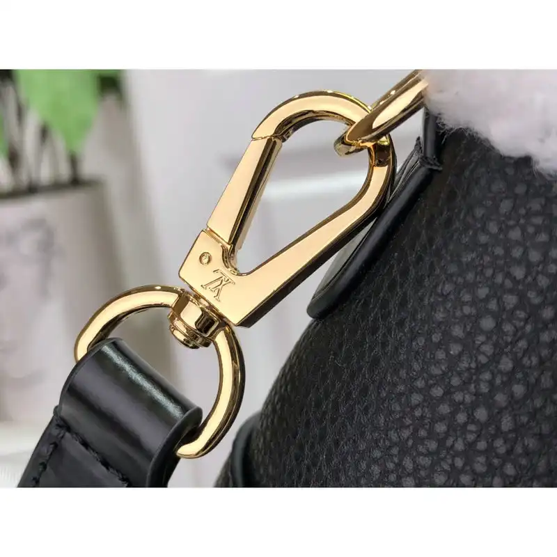 LV Bag 2112FY0023