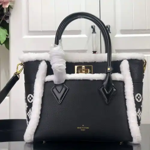 LV Bag 2112FY0023