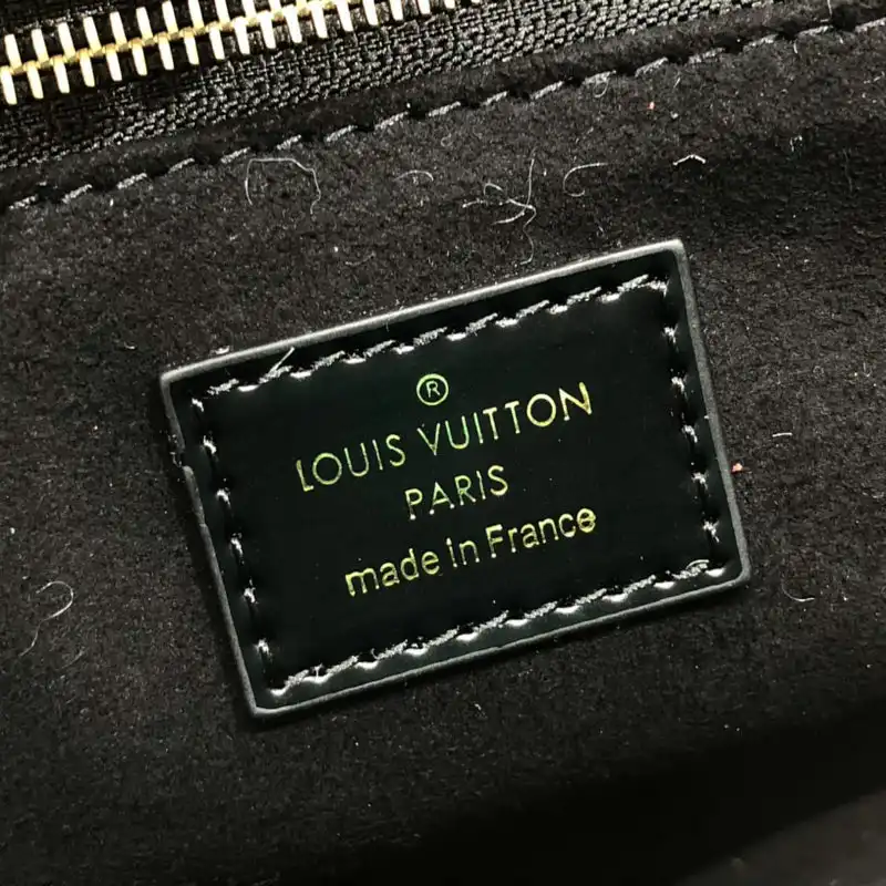 LV Bag 2112FY0023