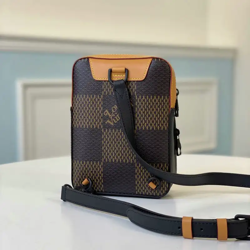 LV Bag 2112FY0038