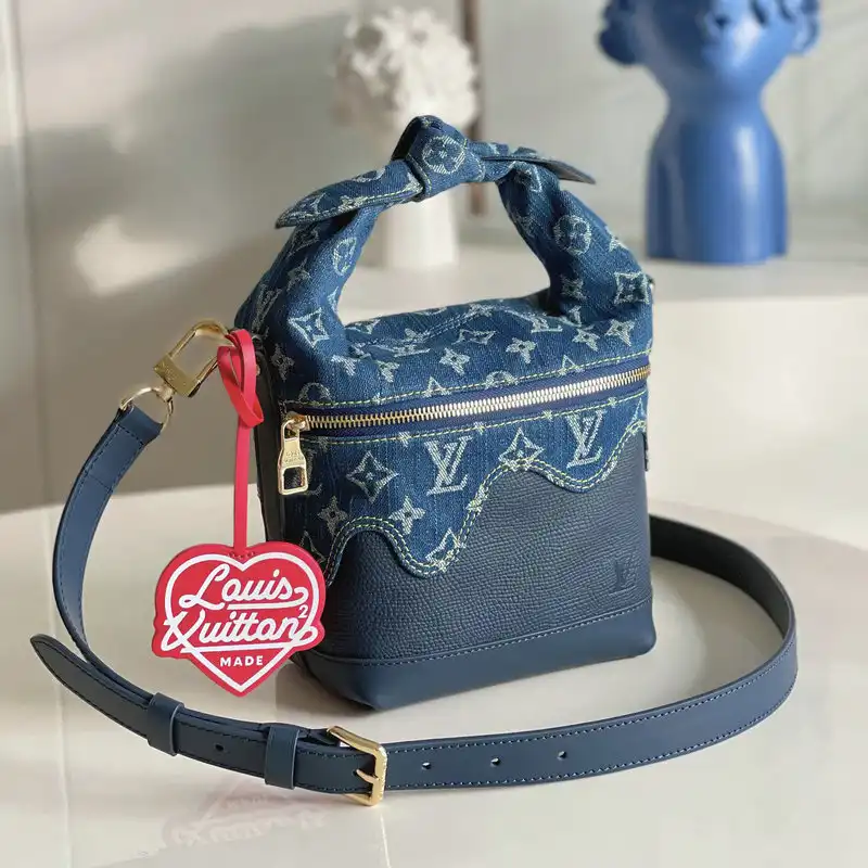 LV Bag 2112YA0017