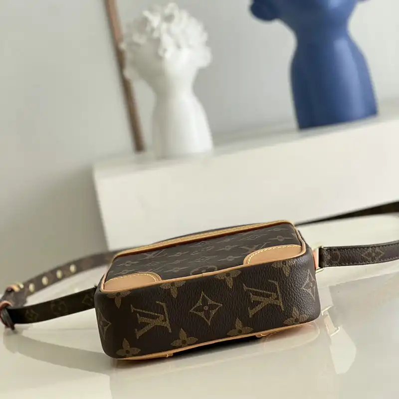 LV Bag 2112YA0025