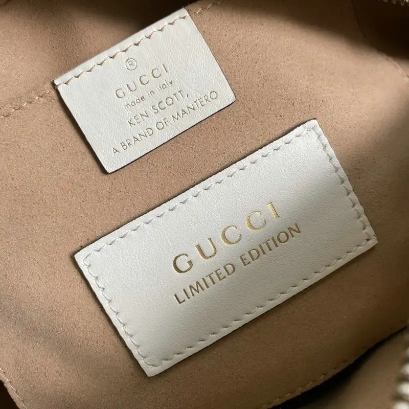 Gucci Bag 2112YA0078