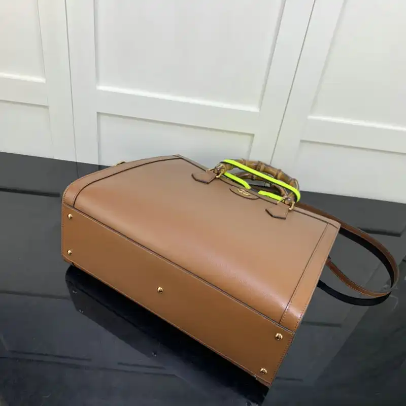 Cheap Gucci Bag 2112YA0100