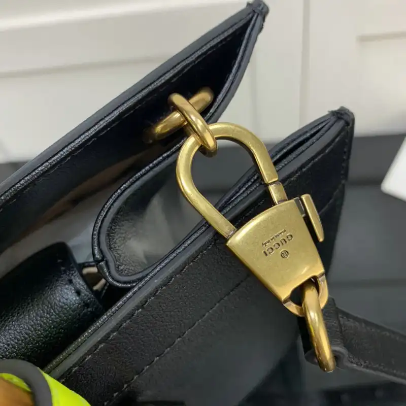 Cheap Gucci Bag 2112YA0102