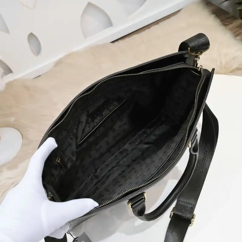 Gucci Bag 2112YZ0080