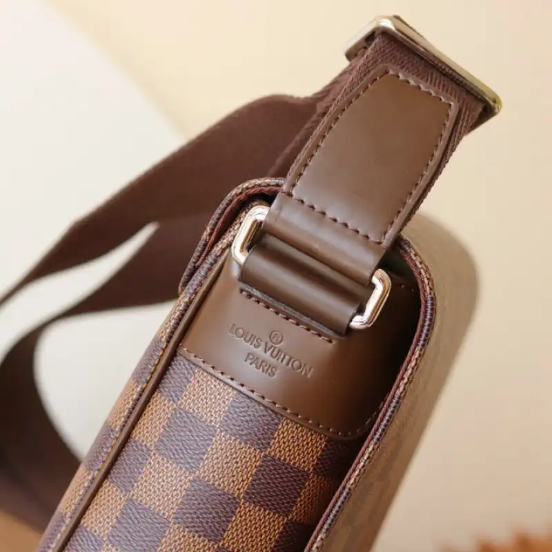 LV Bag 2112YZ0163