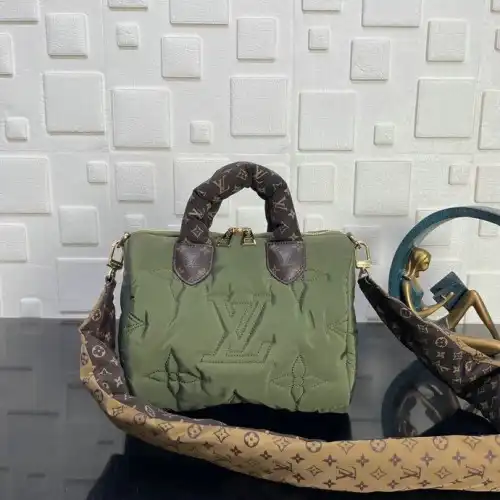 LV Bag 2201DJ0001