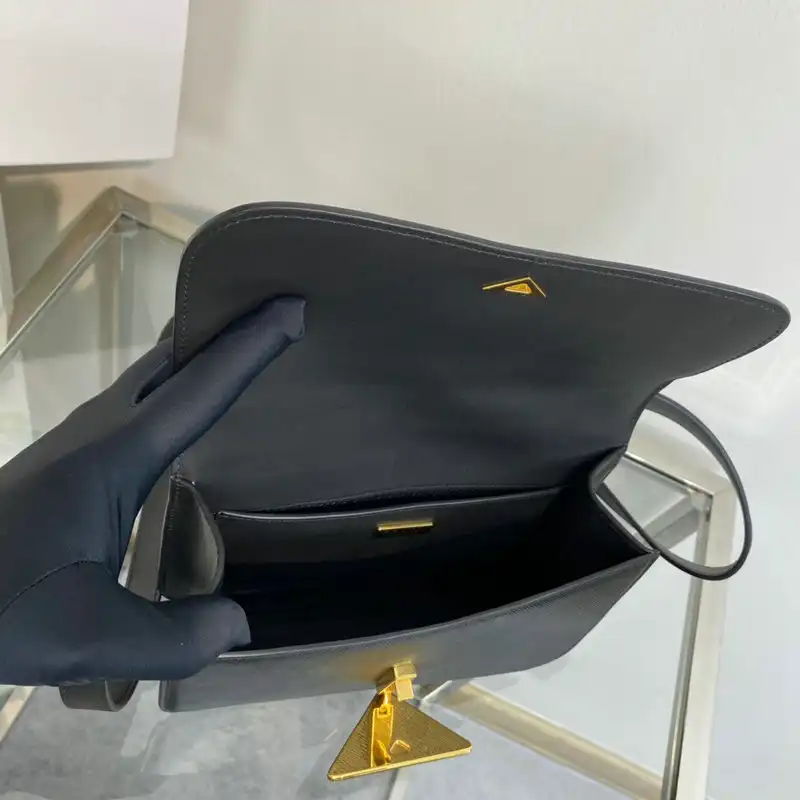 Prada Bag 2201DJ0003