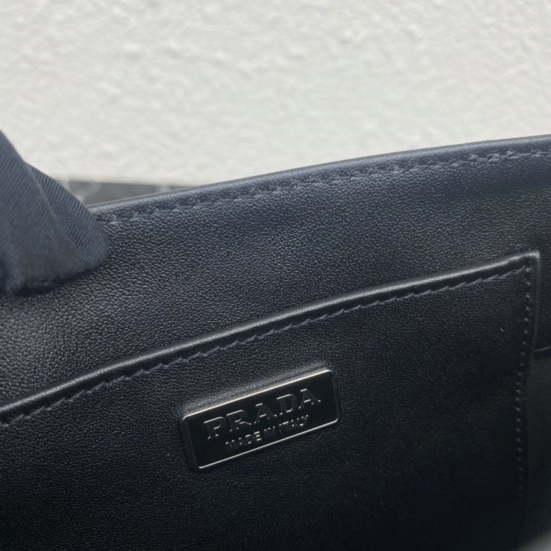 FASH Prada Bag 2201DJ0005