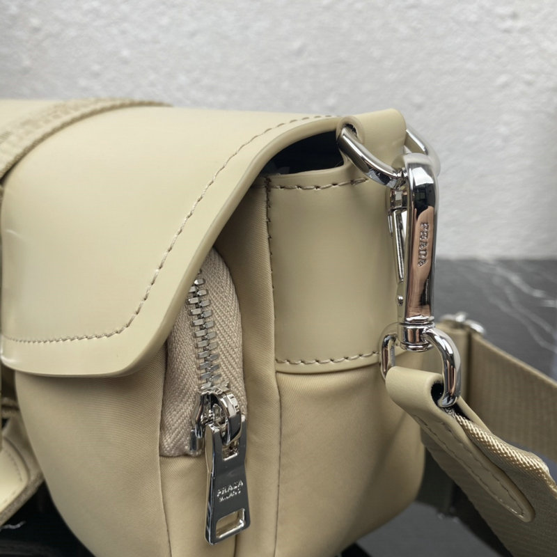 FASH Prada Bag 2201DJ0010