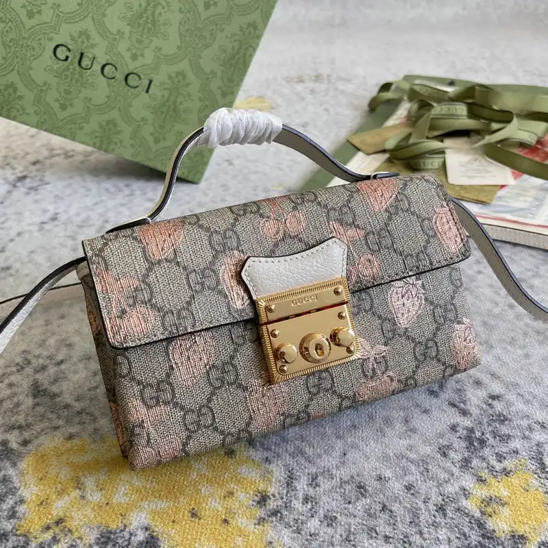 Gucci Bag 2201DJ0012