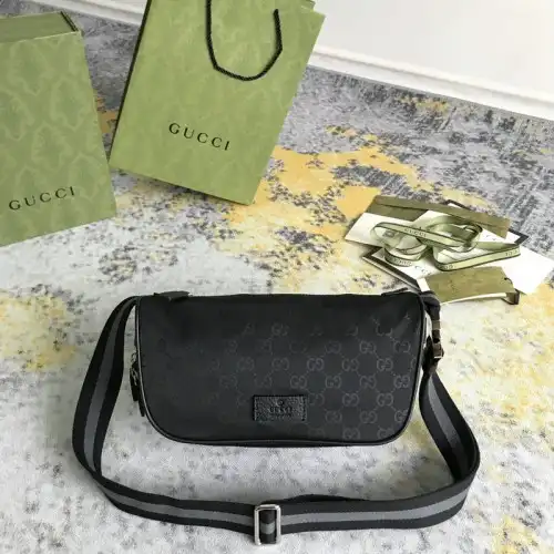 FASH Gucci Bag 2201DJ0021