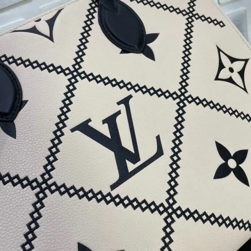 LV Bag 2201DJ0058