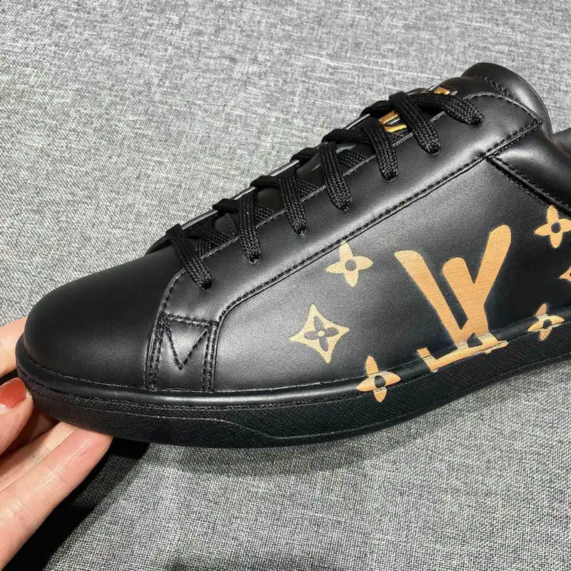 Affordable LV Shoes 2201PZ0007