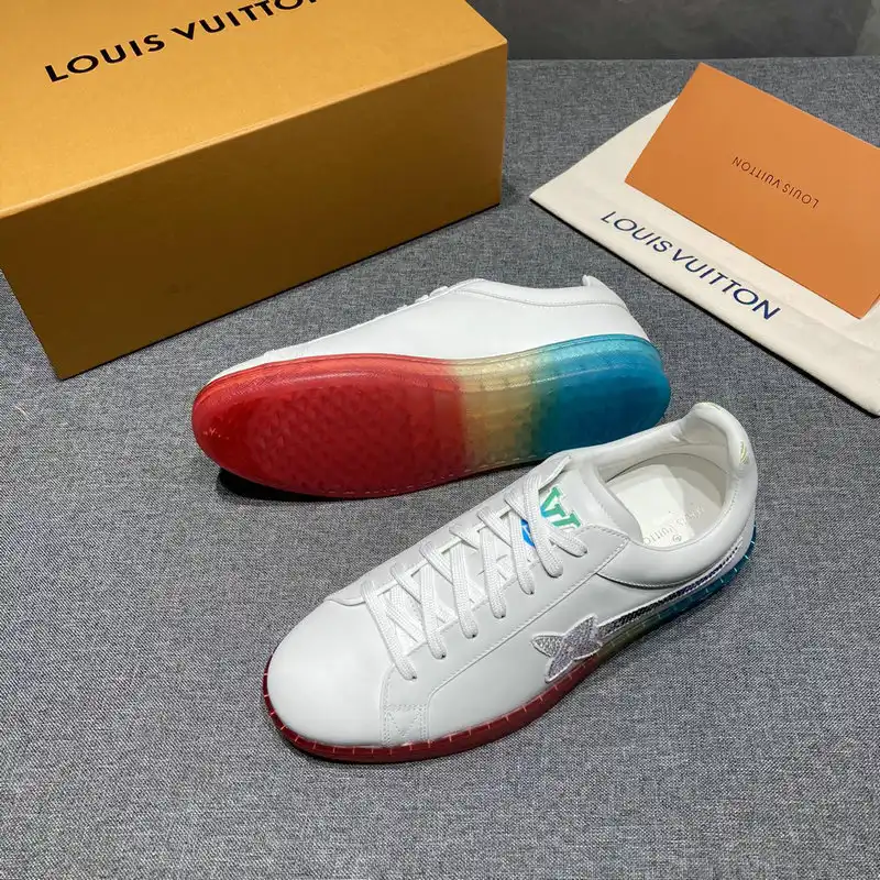 LV Shoes 2201PZ0008