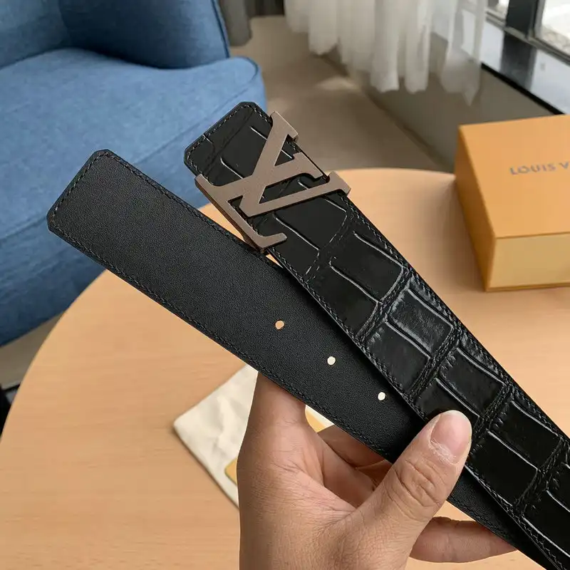 LV Belts 2201XA0090