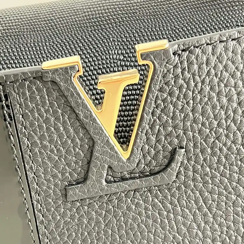 LV Bag 2201YA0011