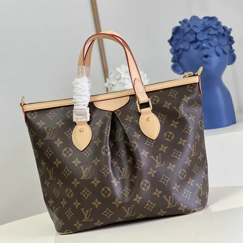 LV Bag 2201YA0017