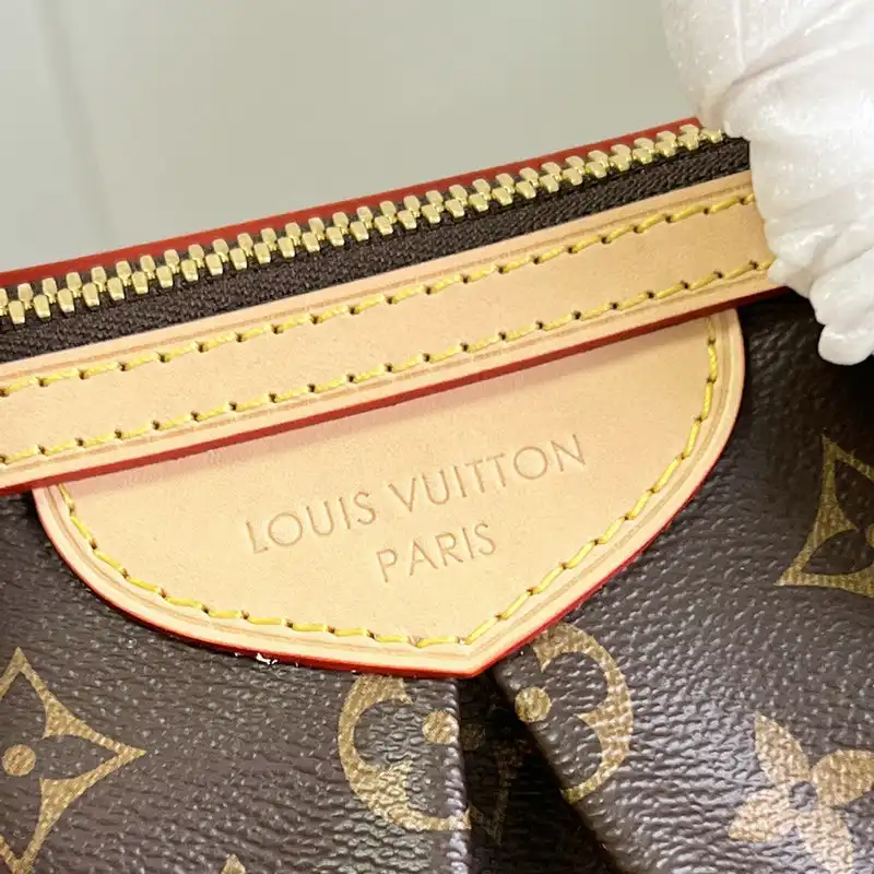 LV Bag 2201YA0017