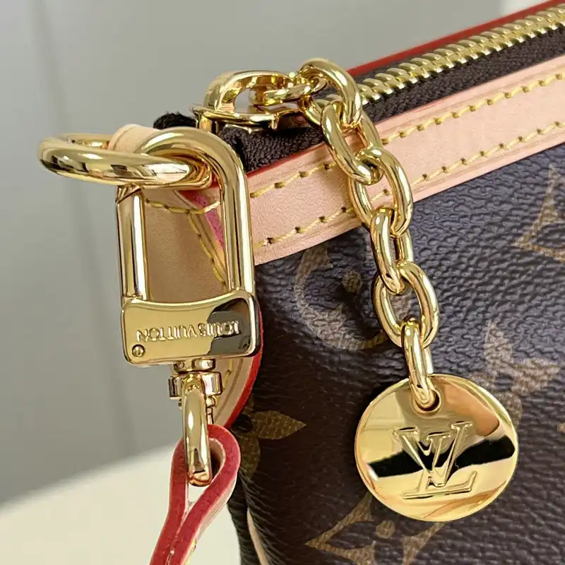 LV Bag 2201YA0017