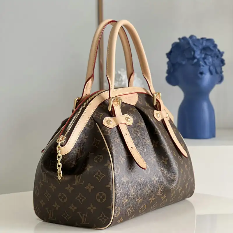 LV Bag 2201YA0019