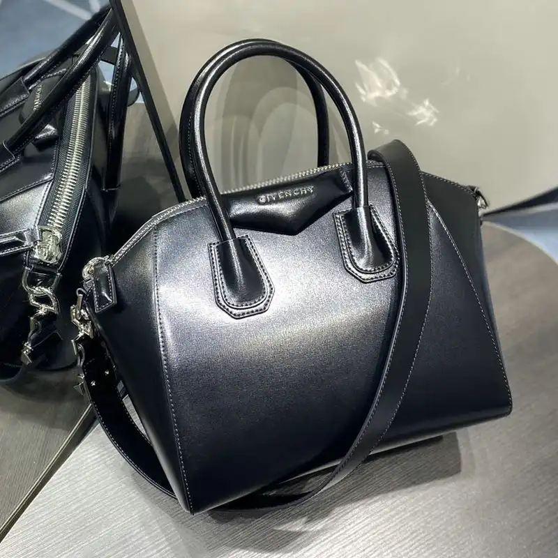 Givenchy Bag 2203RF0001