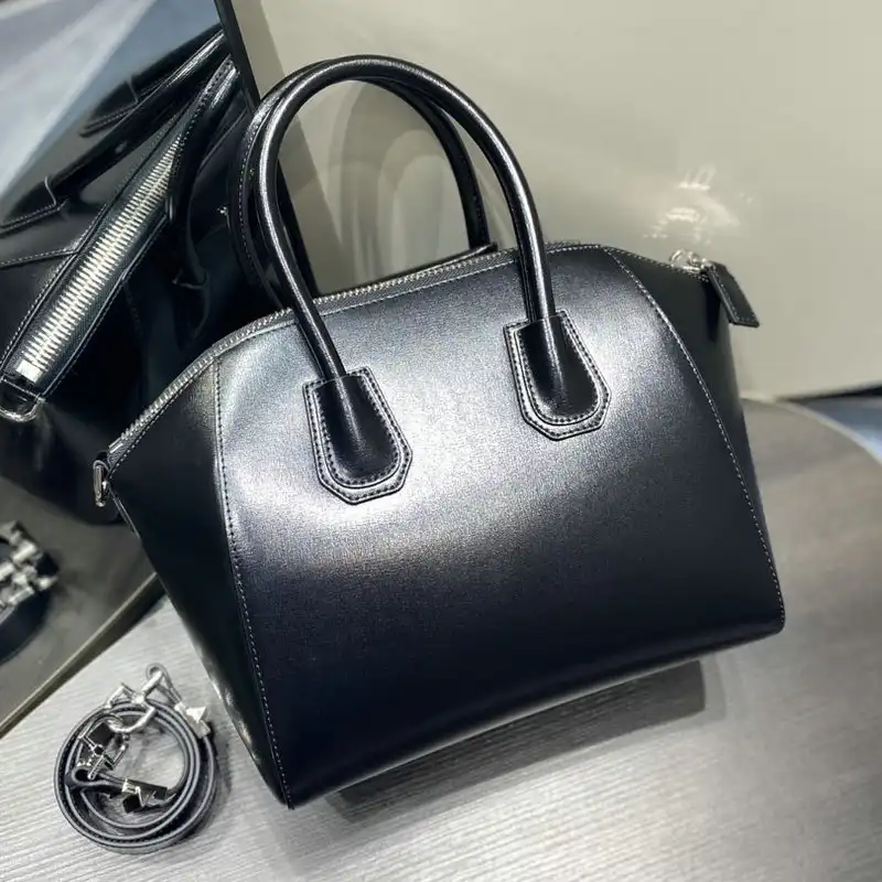 Givenchy Bag 2203RF0001