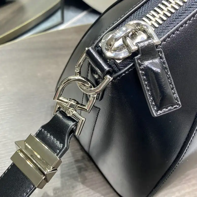 Givenchy Bag 2203RF0001