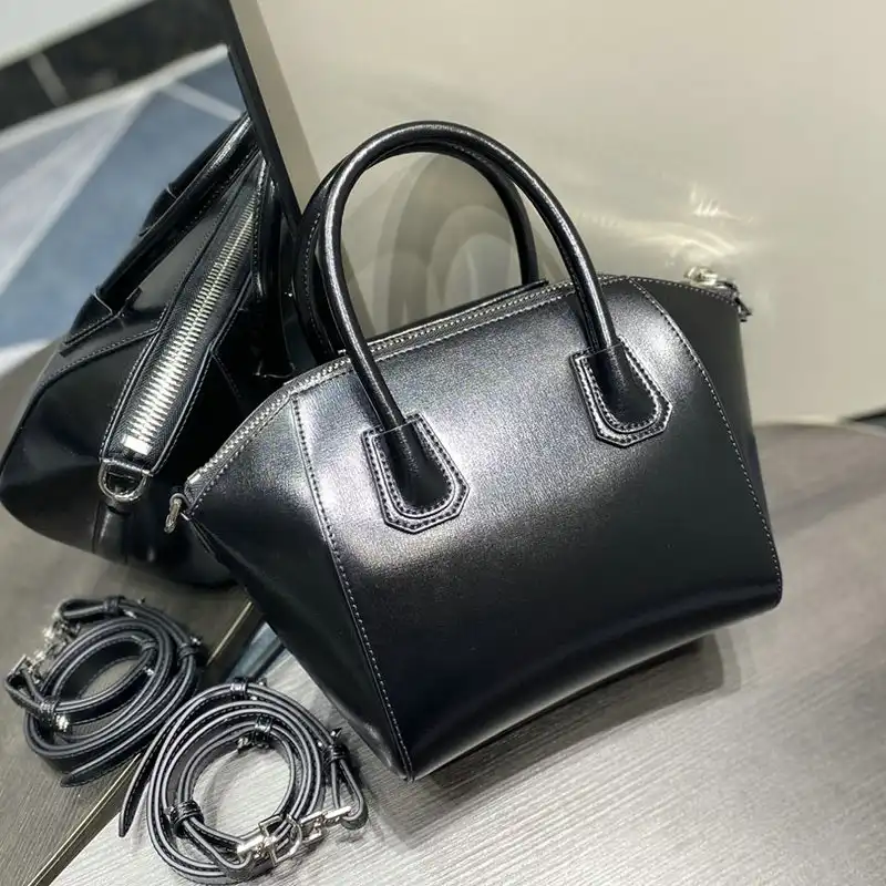 Givenchy Bag 2203RF0002