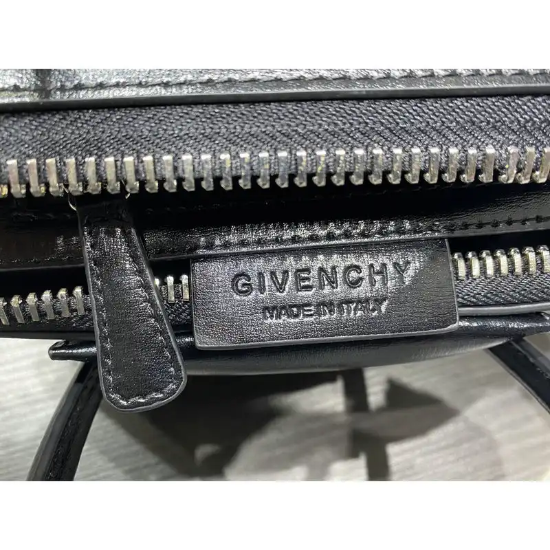 Givenchy Bag 2203RF0002