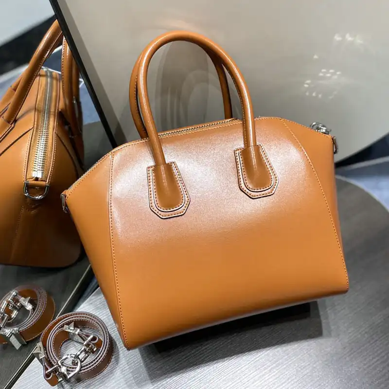 Givenchy Bag 2203RF0003