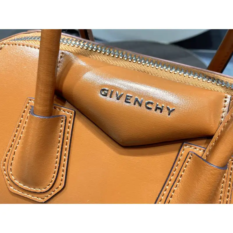 Givenchy Bag 2203RF0003