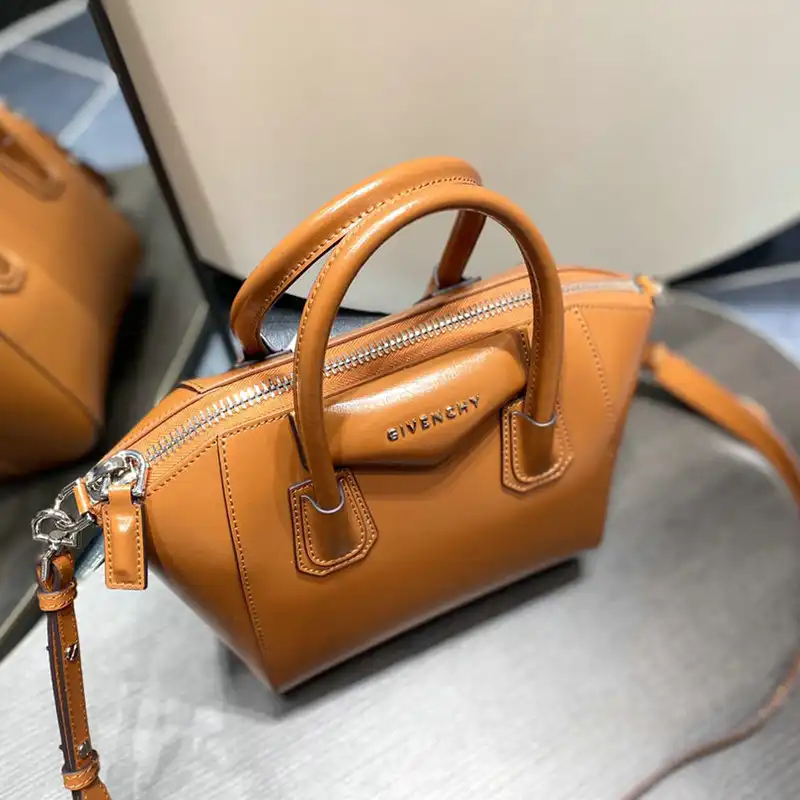 Givenchy Bag 2203RF0004