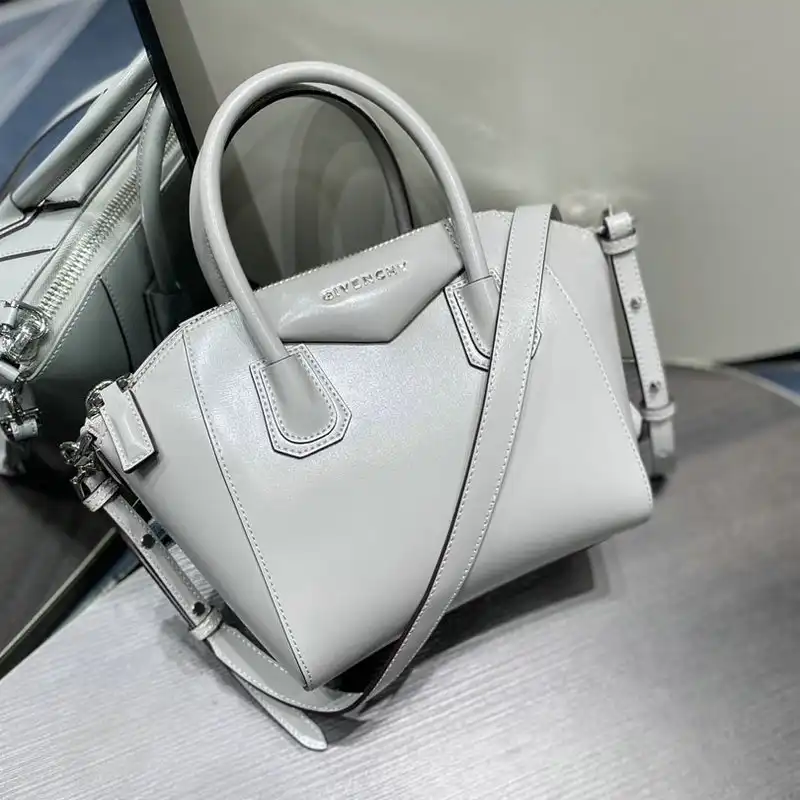 Givenchy Bag 2203RF0008