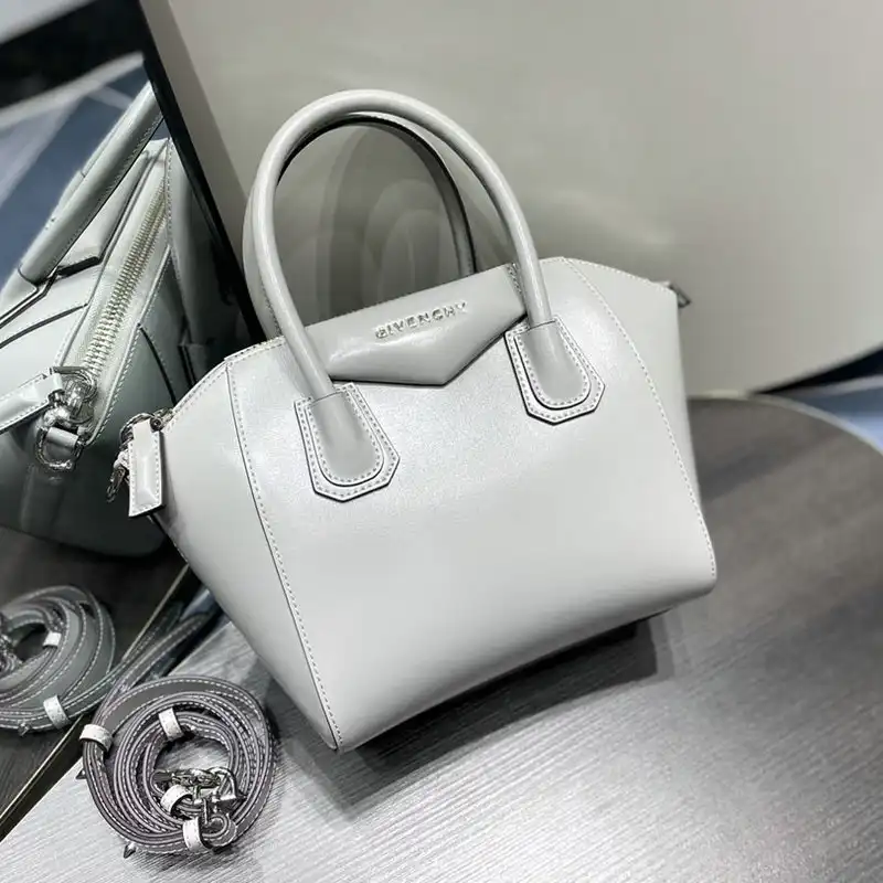 Givenchy Bag 2203RF0008