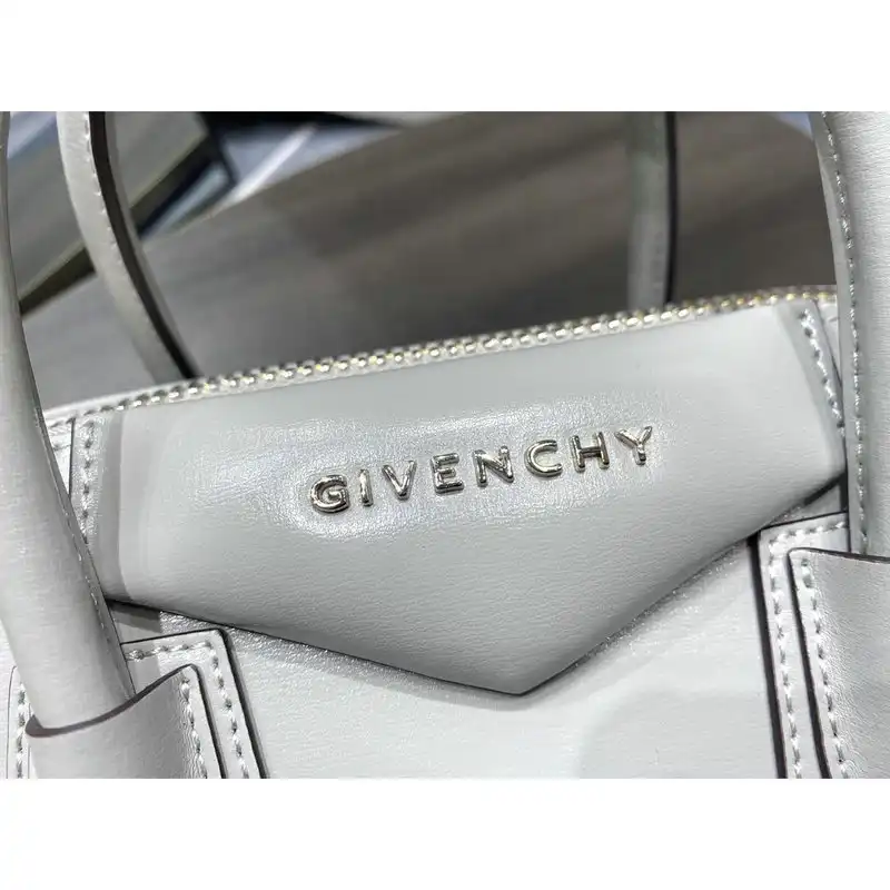 Givenchy Bag 2203RF0008