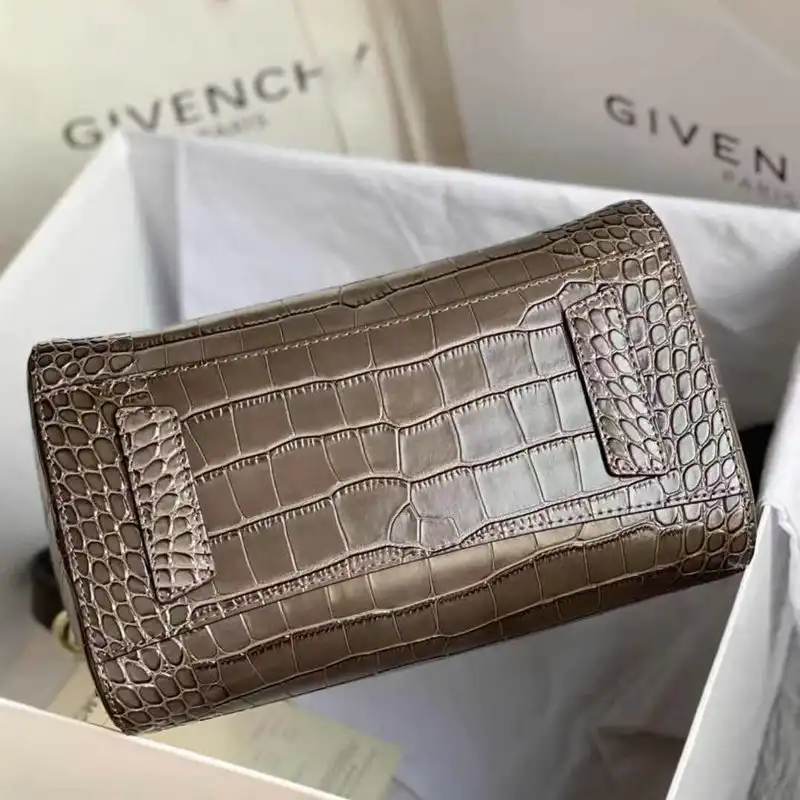 Givenchy Bag 2203RF0010