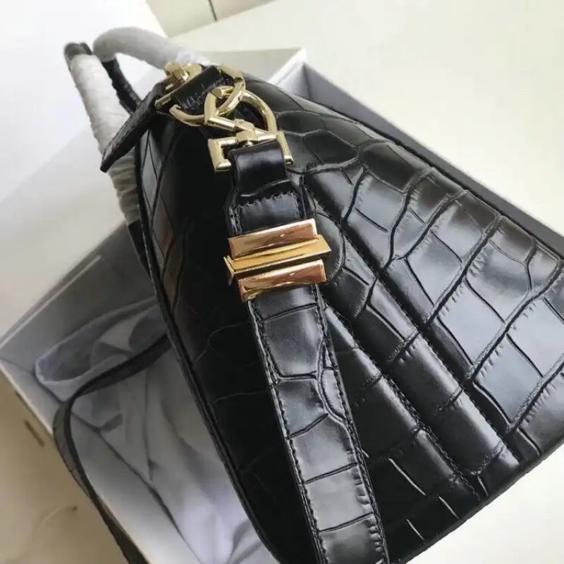 Givenchy Bag 2203RF0011