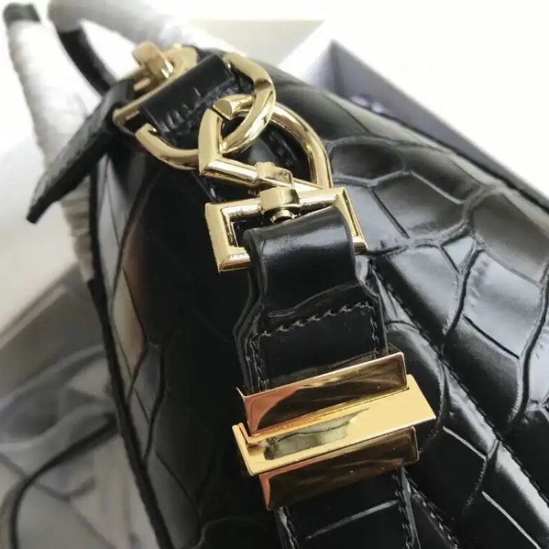 Fashionrepsfam ru Givenchy Bag 2203RF0011