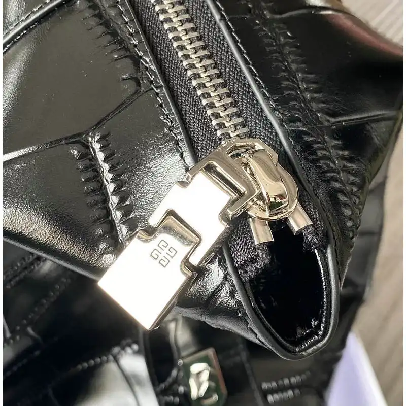 Givenchy Bag 2203RF0015